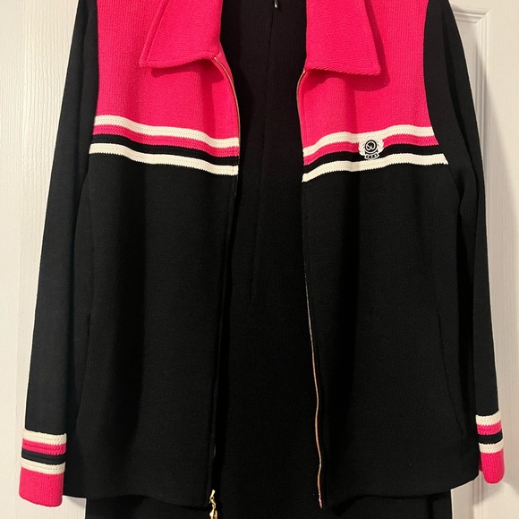 St. John sport 2 piece dress and jacket, like new condition - Picture 2 of 4
